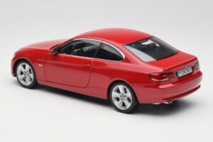 BMW 3 Series E92 Punainen Kyosho 1:18 80430407219 Metalli — kuva 7 / 8