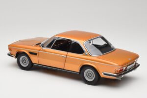 BMW 3.0 CSi E9 Gold Metallic Minichamps 1:18 180029027 Metalli — kuva 7 / 8