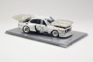 BMW 3.0 CSL Art Car Frank Stella Minichamps 1:18 80430150928 Metalli — kuva 4 / 6