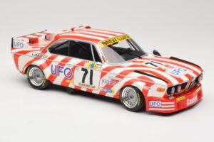 BMW 3.0 CSL E9 #71 Luigi Racing P. Xhenceval / J. Dieudonné 24 Hours of Le Mans 1977 Minichamps 1:18 155772571 Metalli — kuva 4 / 6