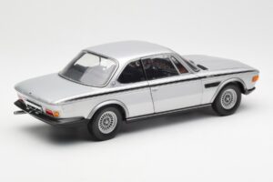 BMW 3.0 CSL E9 Hopea Minichamps 1:18 180029020 Metalli — kuva 3 / 8