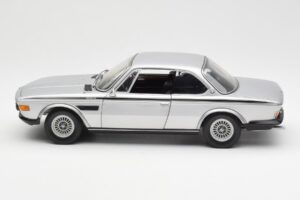BMW 3.0 CSL E9 Hopea Minichamps 1:18 180029020 Metalli — kuva 4 / 8