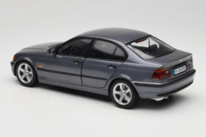 BMW 318i E46 Grey Metallic Jälleenmyyjän Erikoisversio UT Models 1:18 80430028459 Metalli — kuva 7 / 8