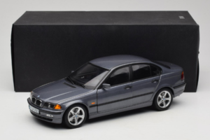 BMW 318i E46 Grey Metallic Jälleenmyyjän Erikoisversio UT Models 1:18 80430028459 Metalli — kuva 8 / 8
