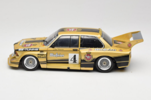 BMW 320i #4 Warsteiner J. Obermoser DRM 1977 Minichamps 1:18 180772105-R1 Metalli — kuva 4 / 8