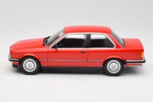 BMW 323i E21 Punainen Minichamps 1:18 155026000 Metalli — kuva 3 / 6