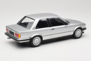 BMW 323i E21 Hopea Minichamps 1:18 155026001 Metalli — kuva 2 / 6