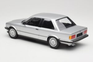 BMW 323i E21 Hopea Minichamps 1:18 155026001 Metalli — kuva 5 / 6
