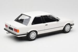 BMW 323i E21 Valkoinen Minichamps 1:18 155026005 Metalli — kuva 2 / 6