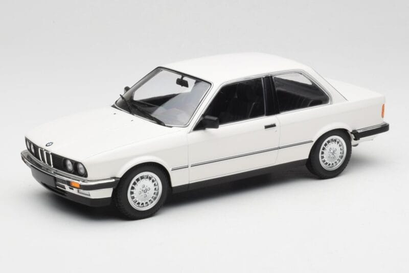BMW 323i E21 Valkoinen Minichamps 1:18 155026005 Metalli