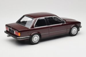 BMW 323i E30 Dark Red Metallic Minichamps 1:18 155026007 Metalli — kuva 2 / 6