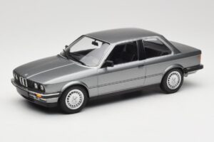 BMW 323i E30 Grey Metallic Minichamps 1:18 155026006 Metalli
