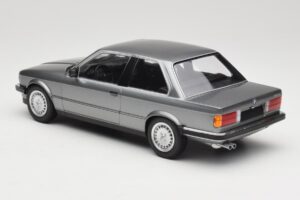 BMW 323i E30 Grey Metallic Minichamps 1:18 155026006 Metalli — kuva 5 / 6