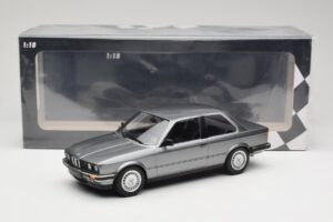 BMW 323i E30 Grey Metallic Minichamps 1:18 155026006 Metalli — kuva 6 / 6