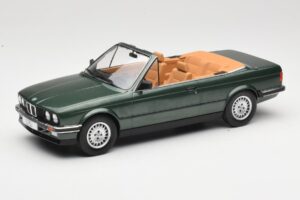 BMW 325i E30 Avoauto Vihreä MCG 1:18 MCG18545 Metalli
