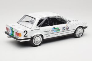 BMW 325i E30 #2 O. Manthey Vogelsang Automobile 3rd Place Eifel Race DTM 1986 Minichamps 1:18 155862602 Metalli — kuva 2 / 6