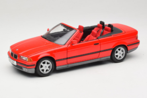 BMW 325i E36 Avoauto Punainen Maisto 1:18 50229 Metalli