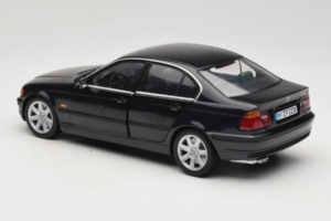 BMW 328i E46 Musta UT Models 1:18 80439422373 Metalli — kuva 7 / 8
