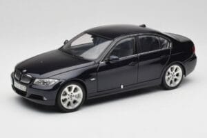 BMW 330i E46 Musta Kyosho 1:18 08731RB Metalli