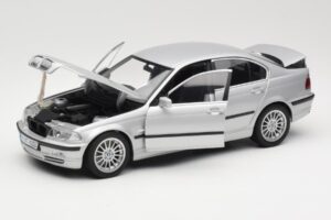 BMW 330i E46 Hopea UT 1:18 80430302328 Metalli — kuva 2 / 8