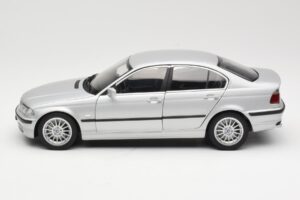 BMW 330i E46 Hopea UT 1:18 80430302328 Metalli — kuva 4 / 8