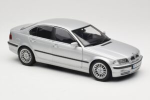 BMW 330i E46 Hopea UT 1:18 80430302328 Metalli — kuva 6 / 8