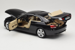 BMW 335i E93 Avoauto Sapphire Black Kyosho 1:18 80430413375 Metalli — kuva 6 / 10
