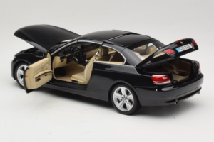 BMW 335i E93 Avoauto Sapphire Black Kyosho 1:18 80430413375 Metalli — kuva 7 / 10
