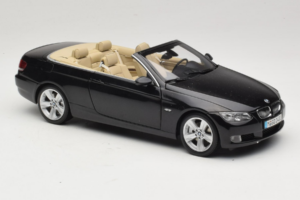 BMW 335i E93 Avoauto Sapphire Black Kyosho 1:18 80430413375 Metalli — kuva 8 / 10