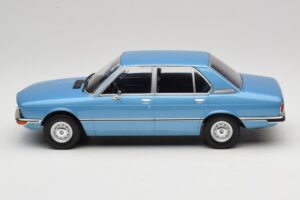 BMW 5 Series E12 Sininen MCG 1:18 MCG18541 Metalli — kuva 3 / 6