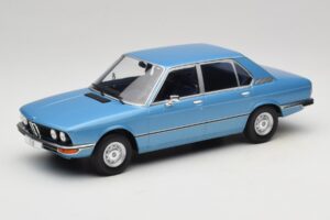 BMW 5 Series E12 Sininen MCG 1:18 MCG18541 Metalli