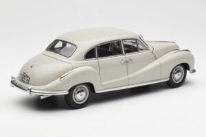 BMW 501 Cortina Harmaa AUTOart 1:18 80430393098 Metalli — kuva 3 / 8