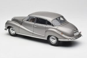 BMW 502 2.6 Luxus Silver Beige Metallic AUTOart 1:18 70591 Metalli — kuva 7 / 8