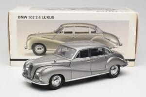 BMW 502 2.6 Luxus Silver Beige Metallic AUTOart 1:18 70591 Metalli — kuva 8 / 8