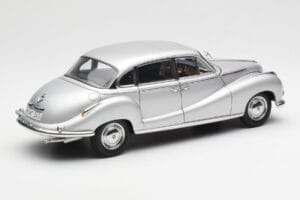 BMW 502 2.6 Luxus Super Hopea AUTOart 1:18 70593 Metalli — kuva 3 / 8