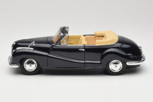 BMW 502 Avoauto Musta Maisto 1:18 31817 Metalli — kuva 4 / 8