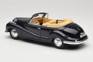 BMW 502 Avoauto Musta Maisto 1:18 31817 Metalli — kuva 7 / 8