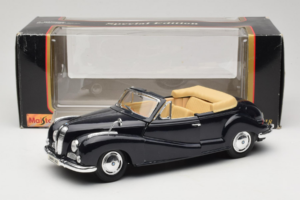 BMW 502 Avoauto Musta Maisto 1:18 31817 Metalli — kuva 8 / 8