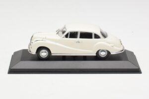 BMW 502 V8 Valkoinen Minichamps 1:43 430022400 Metalli