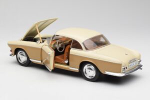 BMW 503 Beige Revell 1:18 8832 Metalli — kuva 5 / 8