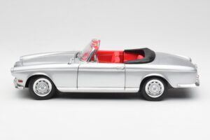 BMW 503 Hopea Revell 1:18 18787 Metalli — kuva 4 / 8