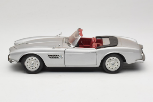 BMW 507 Cabriolet Hopea Revell 1:18 8829 Metalli — kuva 4 / 8