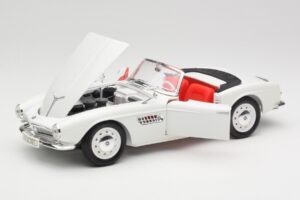 BMW 507 Touring Sport Feather White Revell 1:18 8810 Metalli — kuva 2 / 8