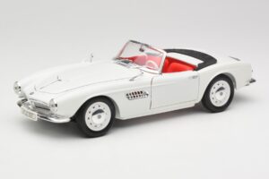 BMW 507 Touring Sport Feather White Revell 1:18 8810 Metalli