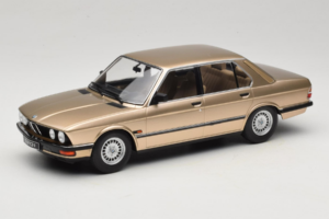 BMW 520i E28 Gold Metallic IXO 1:18 18CMC184 Metalli