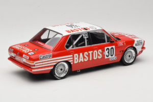 BMW 528i E28 #30 D. Quester / A. Hahne / E. Joosen 24 Hours of Spa Winner 1982 IXO 1:18 18RMC182A Metalli — kuva 2 / 6