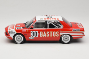 BMW 528i E28 #30 D. Quester / A. Hahne / E. Joosen 24 Hours of Spa Winner 1982 IXO 1:18 18RMC182A Metalli — kuva 3 / 6
