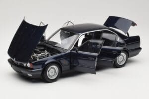 BMW 535i E34 Blue Metallic Minichamps 1:18 100024004 Metalli — kuva 2 / 8