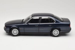 BMW 535i E34 Blue Metallic Minichamps 1:18 100024004 Metalli — kuva 4 / 8