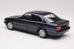 BMW 535i E34 Blue Metallic Minichamps 1:18 100024004 Metalli — kuva 7 / 8